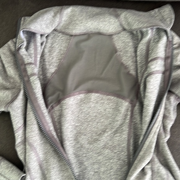 Lululemon Heather Grey zip up jacket size 4 - Picture 5 of 9